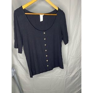NWOT H&M Henley top with buttons